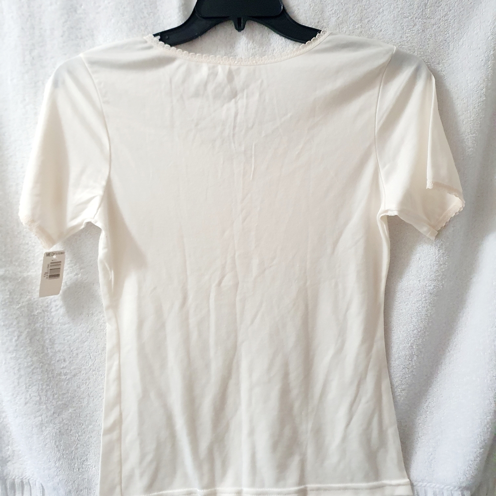 Cuddl Duds Women's Cream Short Sleeve V-Neck Tee - Picture 4 of 13